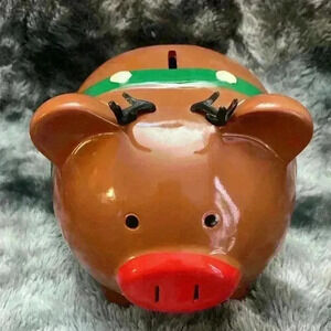 RE Room  Essentials Christmas Pig
Reindeer， Piggy Bank